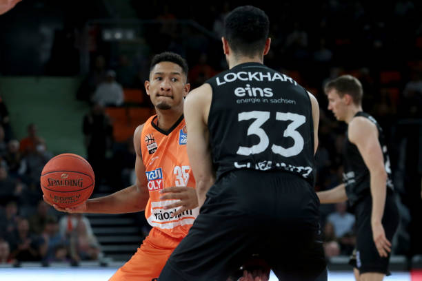 而且通过精 而且通过精